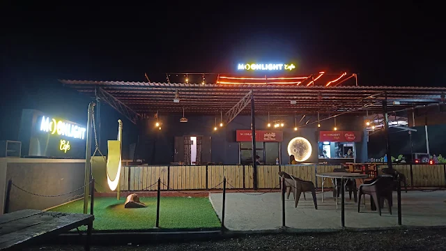 Moonlight cafe & box cricket