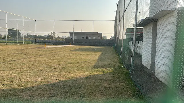 Super Cricket Box