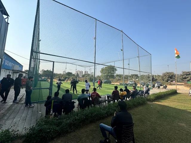 Battle box cricket arena