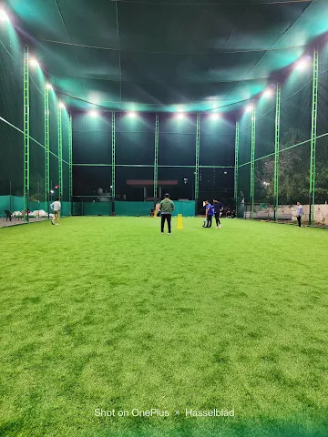 24/7 Sports Club & Turf